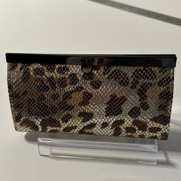 RARE Cach'e Animal Print Faux Leather Snap Lock Clutch Wallet 8x4 CC Holder - Picture 13 of 13